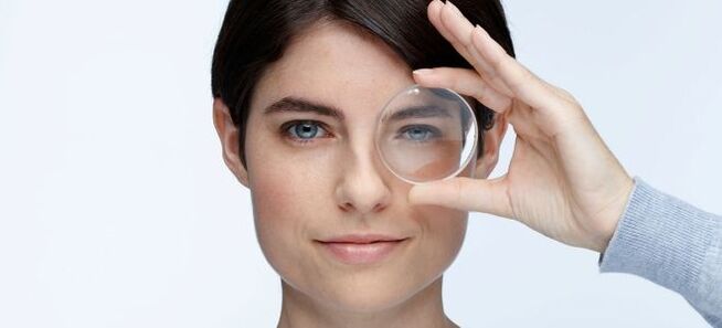Aux fins de la correction de la vision, les lentilles dures peuvent être utilisées