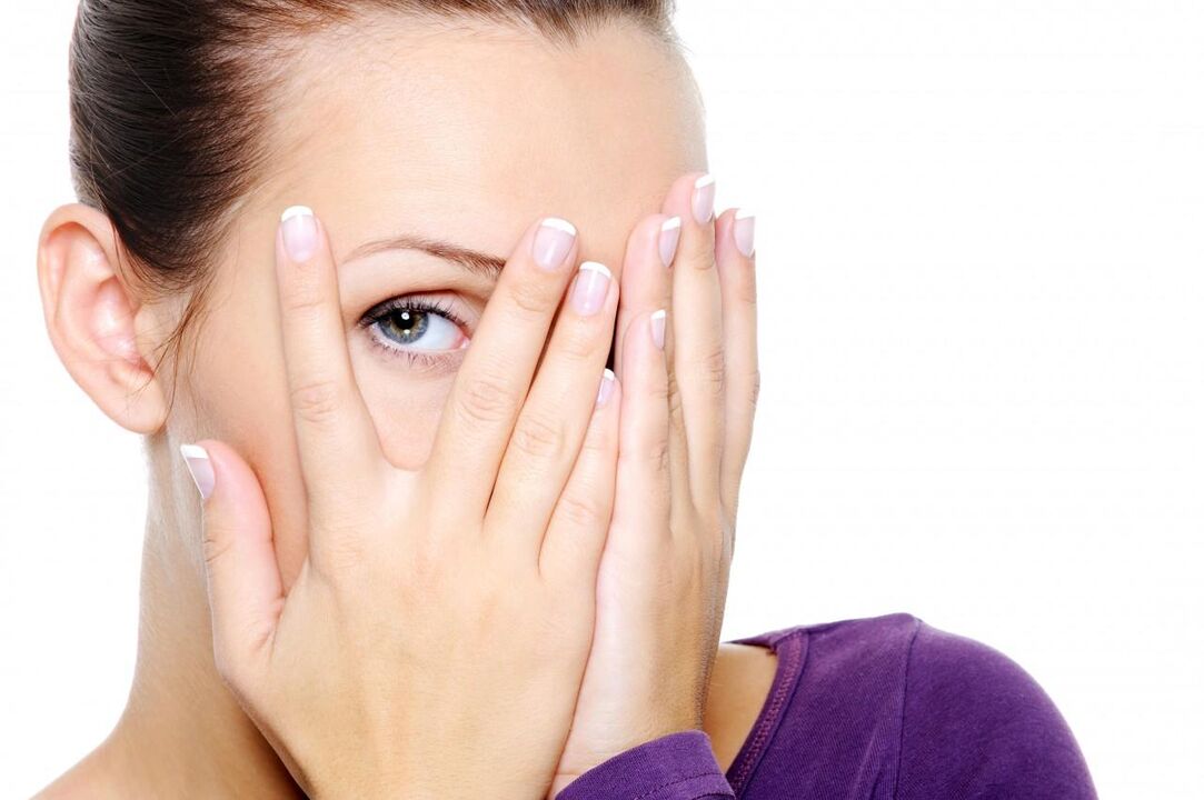 Exercice pour les yeux avec les doigts